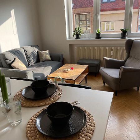 Cozy Apartment Near The City Center Hradec Kralove Ngoại thất bức ảnh