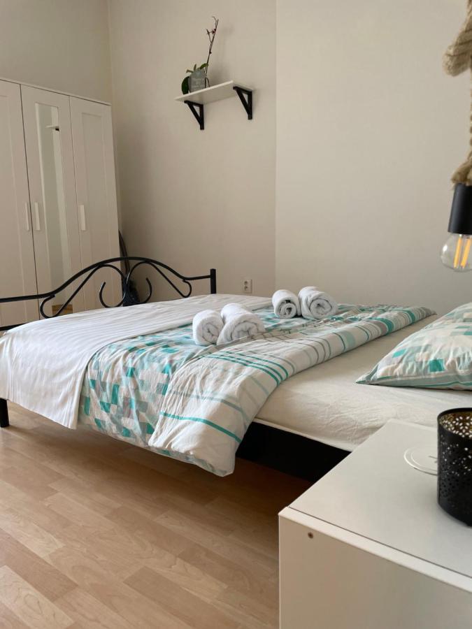 Cozy Apartment Near The City Center Hradec Kralove Ngoại thất bức ảnh